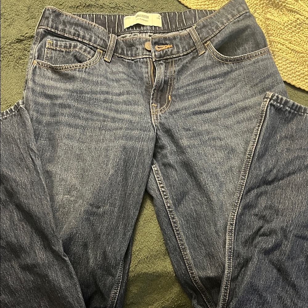 Hollister Low Rise Baggy Indigo Jeans (Size M, Tall)